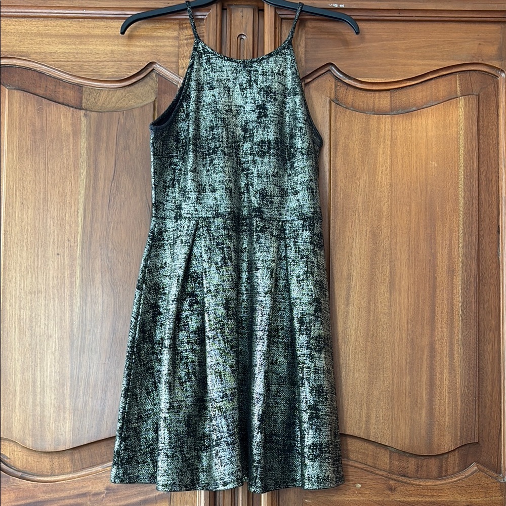 Chic Black and Gold Textured Dress